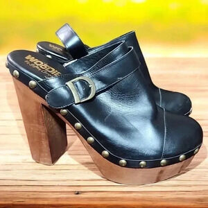 Jeffery Campbell " Woodies" Platform Clogs. 9M